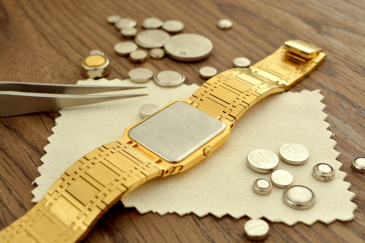 腕時計、腕時計電池の寿命ってどれぐらい？寿命を延ばす方法と適切な保管方法とは？ | KLON公式オンラインストアKLON公式オンラインストア