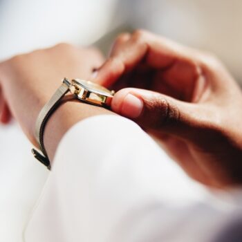 社会人カップルのペアウォッチおすすめ9選！オフィスでもつけられるおしゃれモデルは？